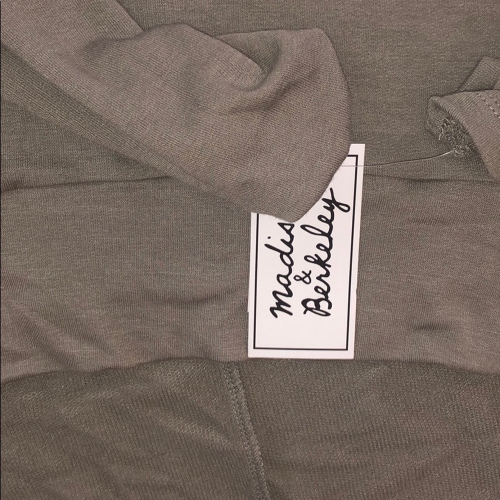 NWT olive green turtle neck - Picture 3 of 5